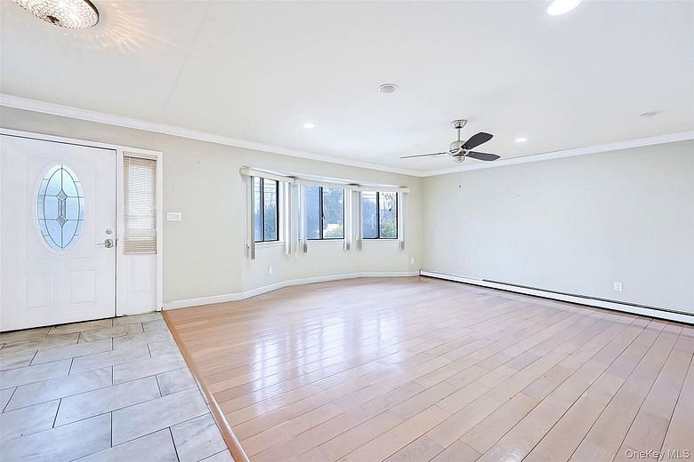 1259 JERUSALEM AVE Avenue