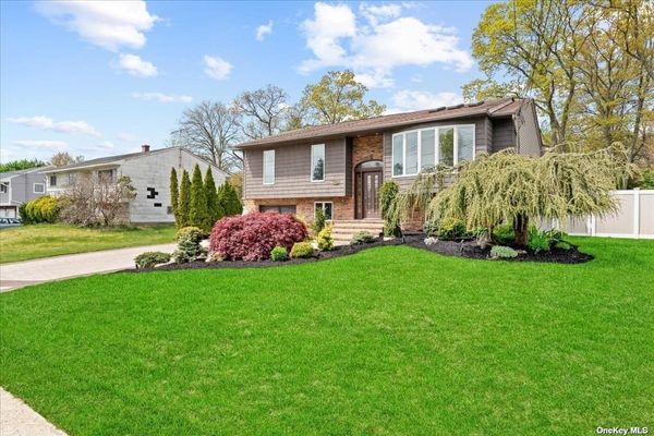 Image 1 of 25 for 126 Boulevard Avenue in Long Island, West Islip, NY, 11795