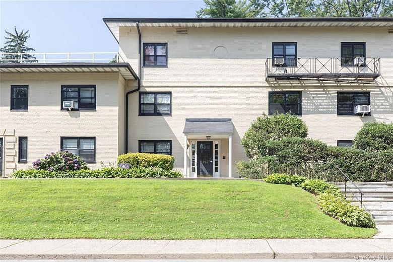 1263 California Road #2R
