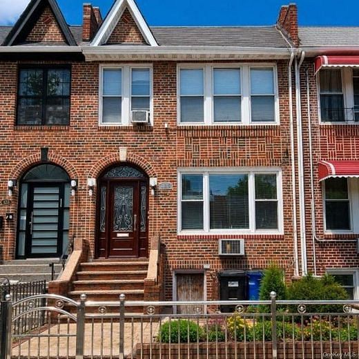127 E 52nd Street