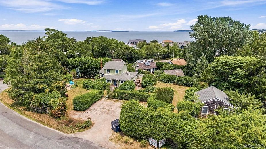 127 Inlet Road W
