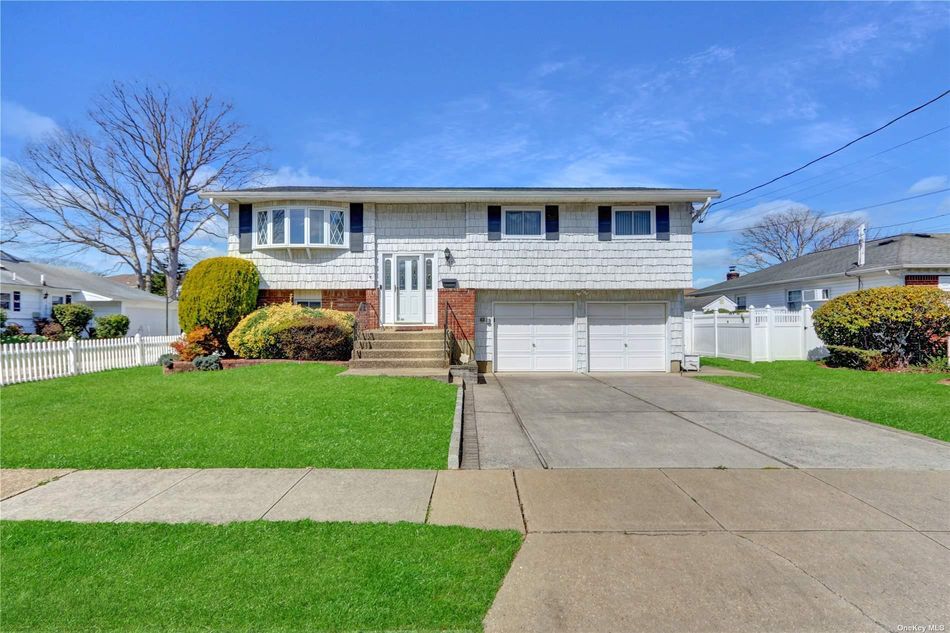 Image 1 of 29 for 127 N Suffolk Avenue in Long Island, Massapequa, NY, 11758