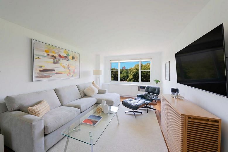 1270 Fifth Avenue #8R