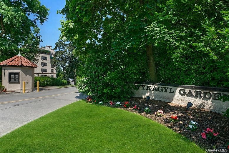 1273 North Avenue #Entry 8, A
