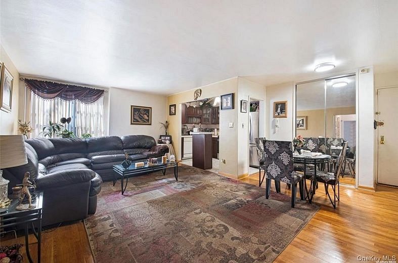 1275 E 51st Street #3B