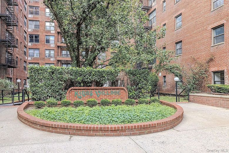 1275 E 51st Street #4L
