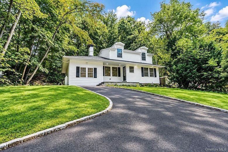 128 Crooked Hill Road
