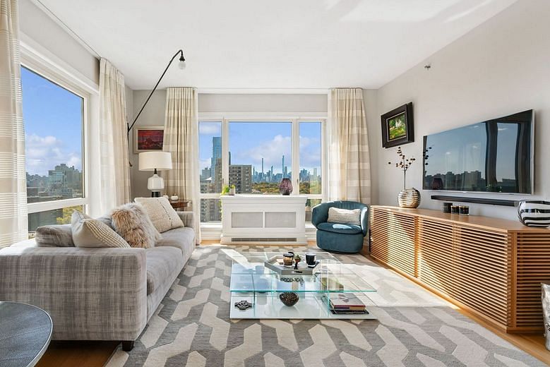 1280 5th Avenue #19C