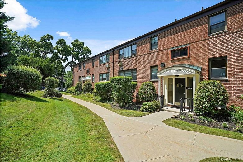 129 Beacon Hill Drive #F15