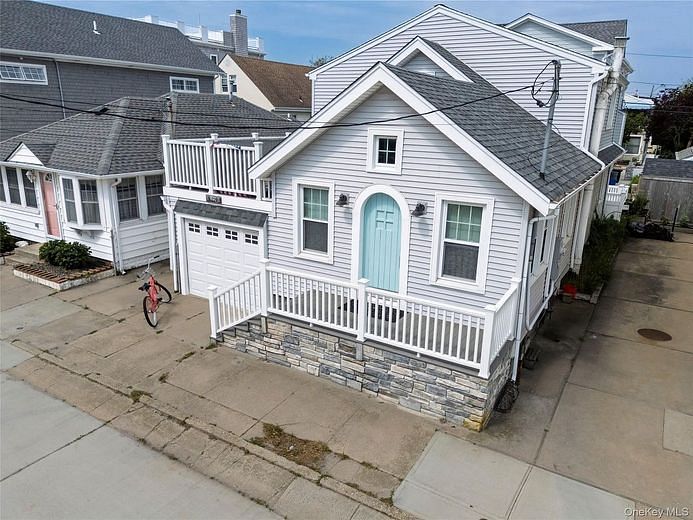 129 Hewlett Avenue