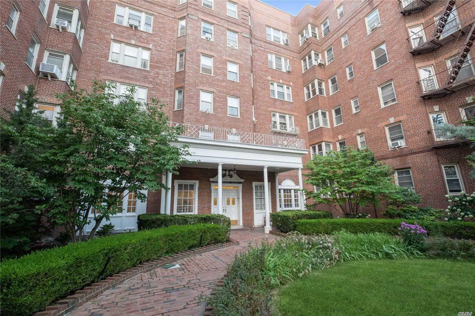 Image 1 of 15 for 84-49 168th Street #6F in Queens, Jamaica Hills, NY, 11432