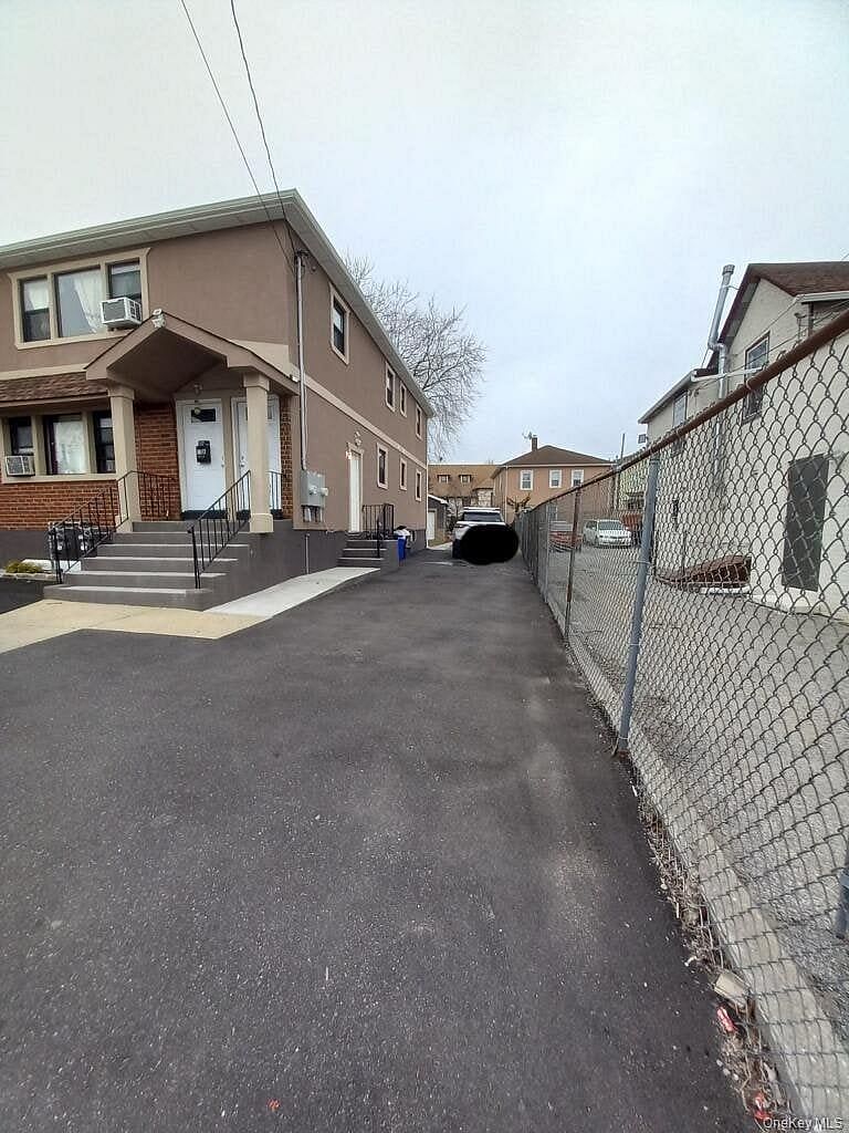 13 Clinton Avenue