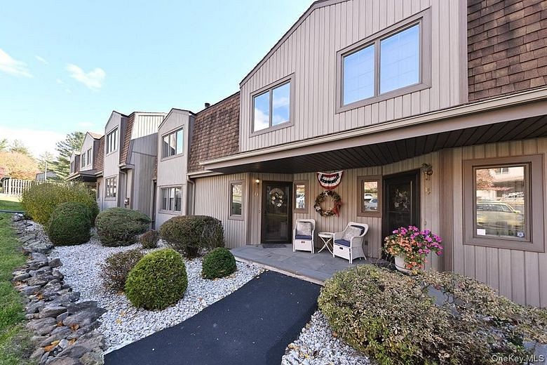 13 Meadowlark Circle