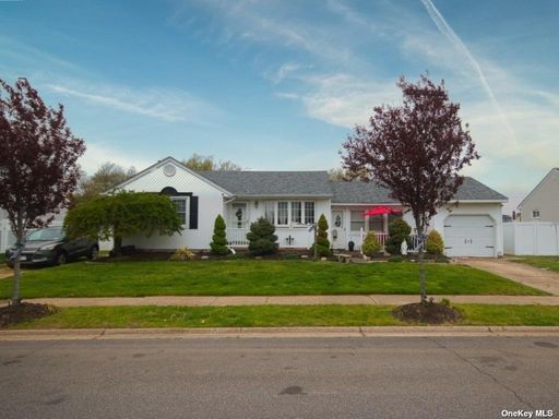 Image 1 of 36 for 130 11th Street in Long Island, West Babylon, NY, 11704