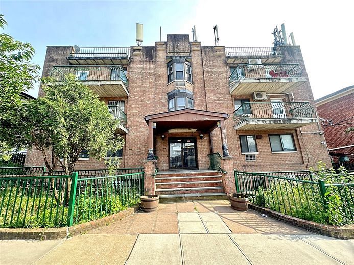 130-14 60 Avenue #2E