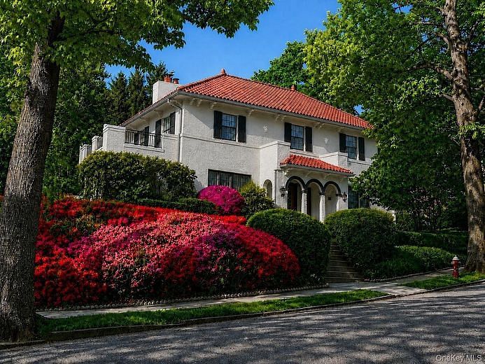 130 E Cedar Street