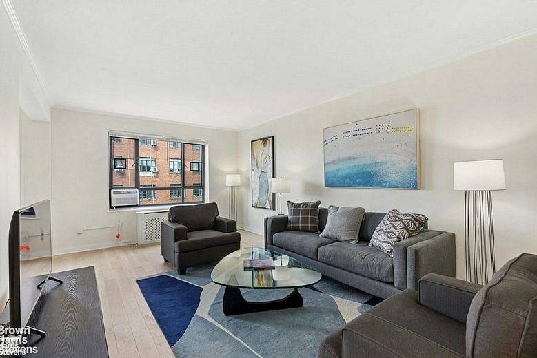 130 Eighth Avenue #6E