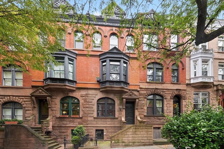 130 Manhattan Avenue