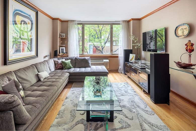 Image 1 of 10 for 130 West 67th Street #2L in Manhattan, New York, NY, 10023