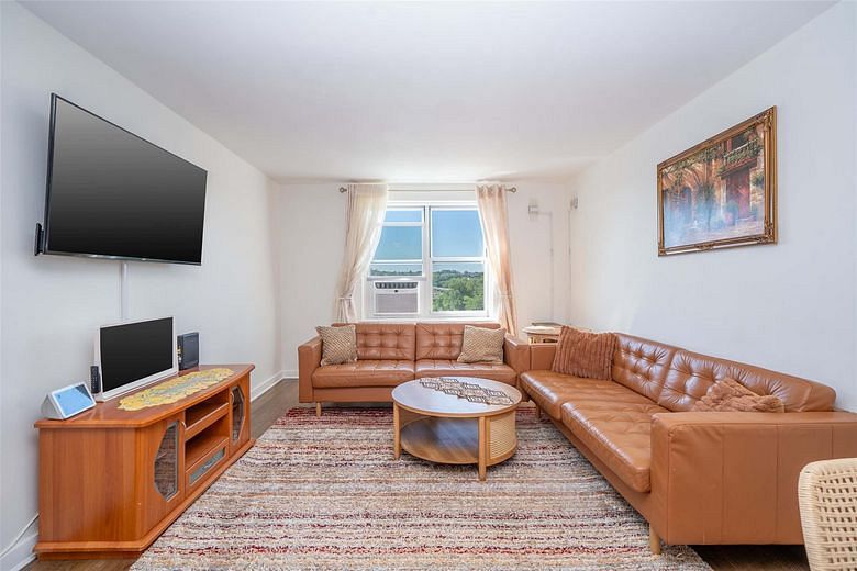 1300 Midland Avenue #A67