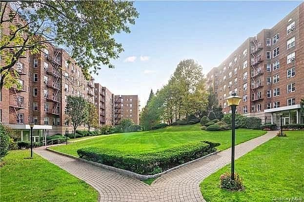 1300 Midland Avenue #B42