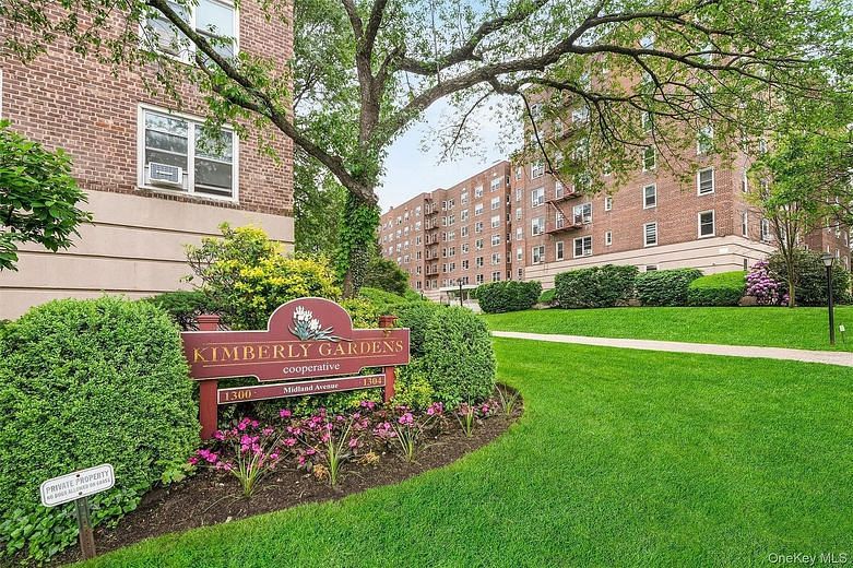 1300 Midland Avenue #C67