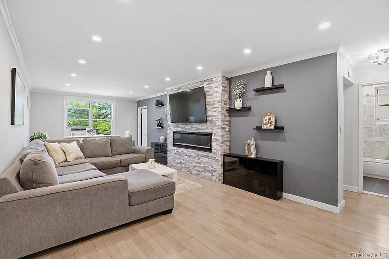 1304 Midland Avenue #A24
