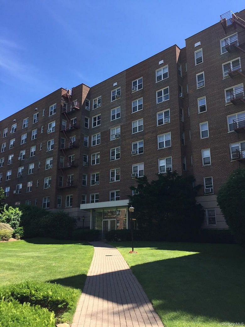 1304 Midland Avenue #B-75