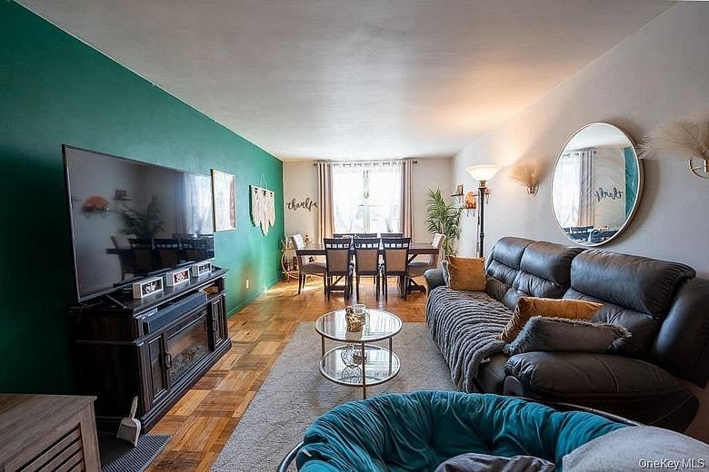 1304 Midland Avenue #C25