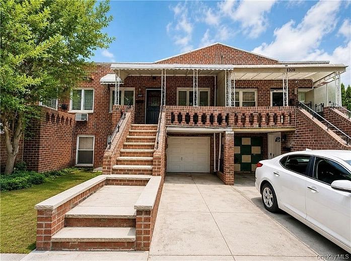 1307 E 98th Street