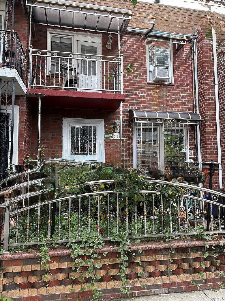 1309 E 52nd Street