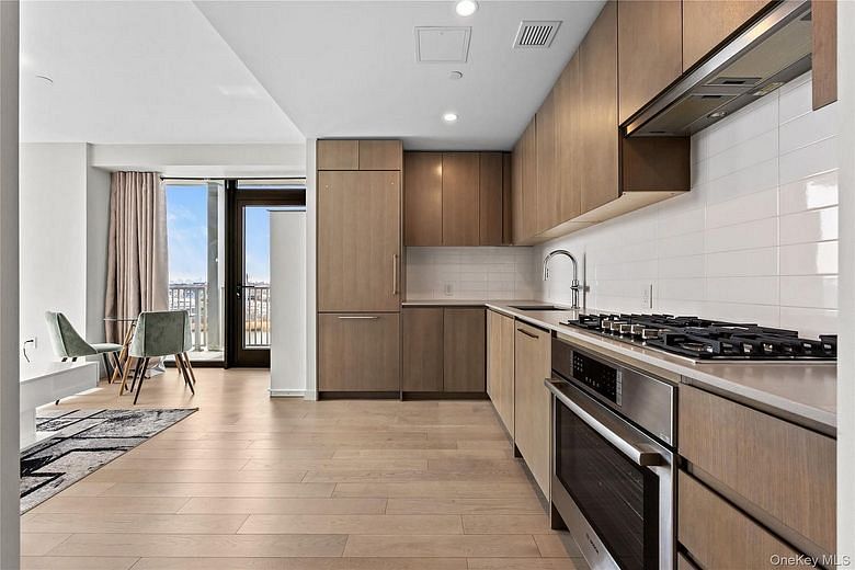 131-02A 40th Road #9H