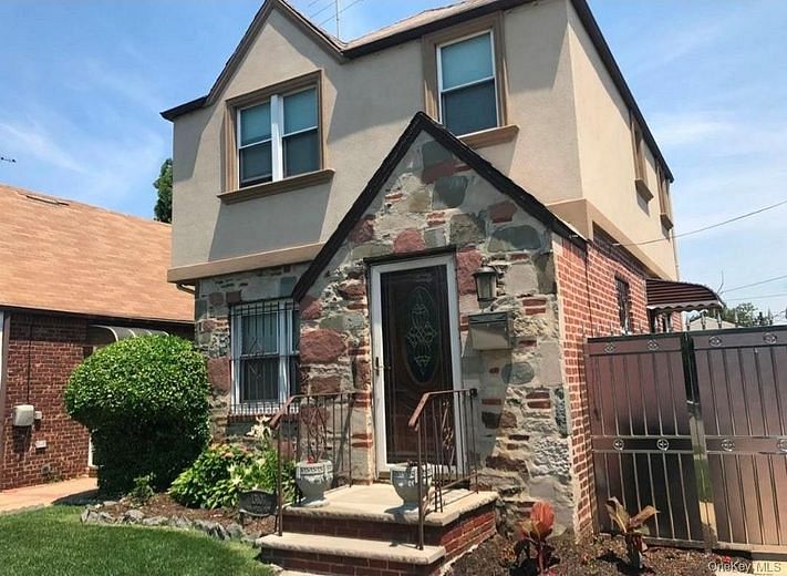 131-07 Van Wyck Expressway