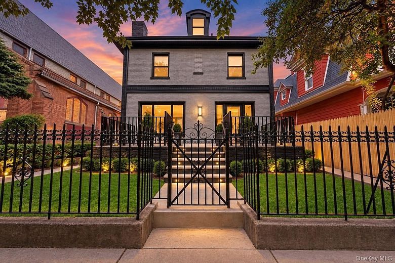 131 Arlington Avenue