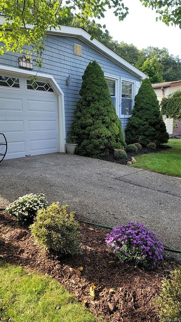 131 Village Circle West