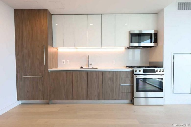 13101 40th Road #19P