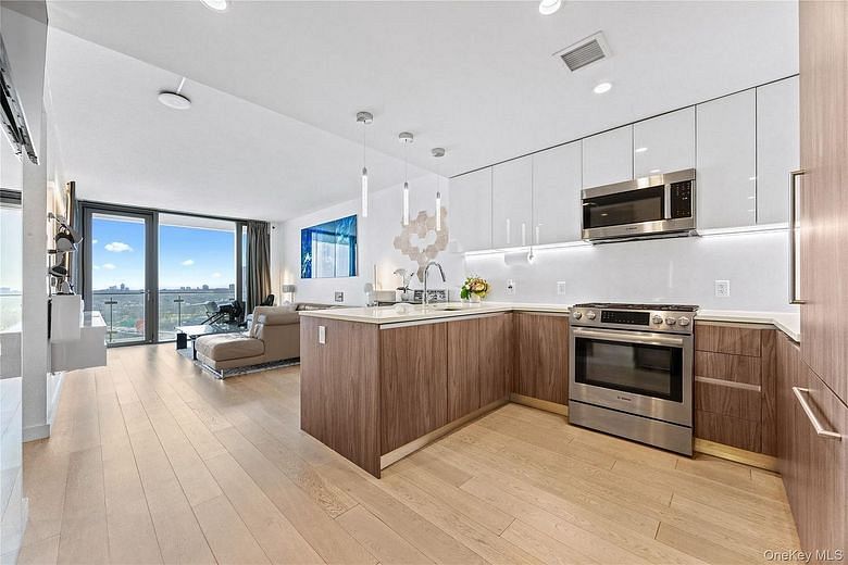 13101 40th Road #Penthouse