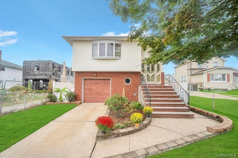 1316 Standard Avenue