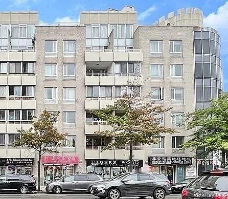 132-03 Sanford Avenue #2F
