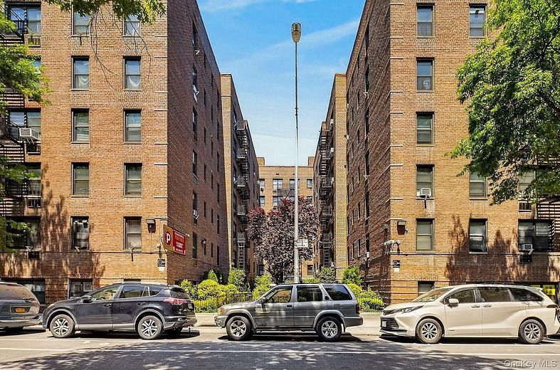 132-35 Sanford Avenue #408