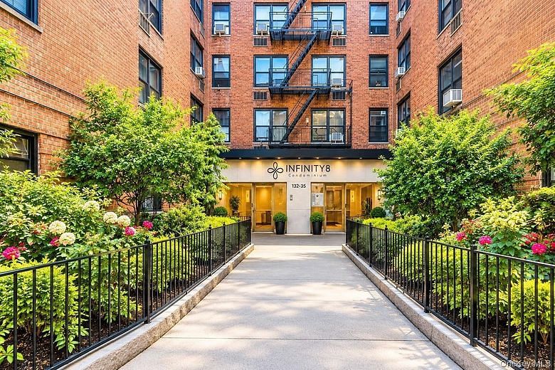132-35 Sanford Avenue #5R