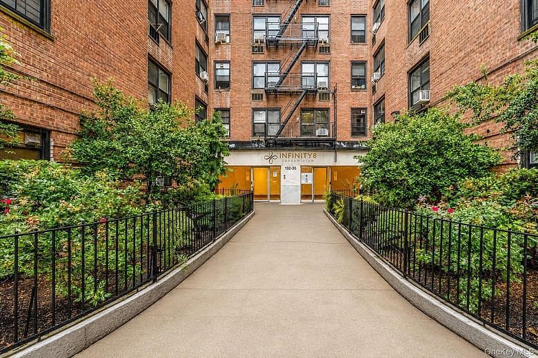 132-35 Sanford Avenue #602