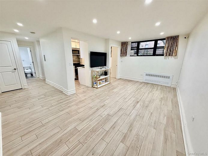 132-40 Sanford Avenue #LK