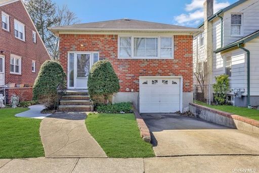 Image 1 of 24 for 132 A Hawthorne Ave Avenue #A in Long Island, Floral Park, NY, 11001