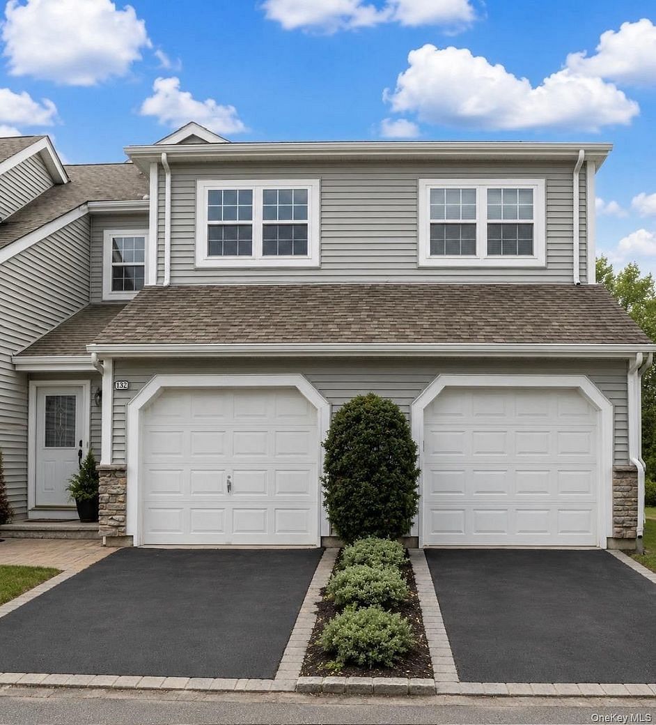 132 Carriage Lane