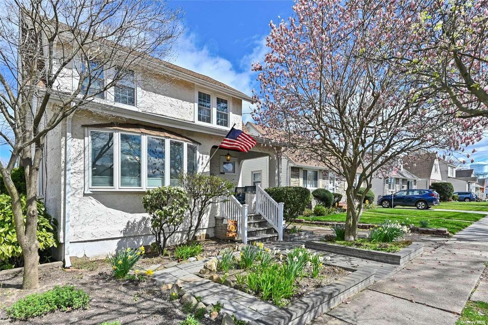 Image 1 of 20 for 132 N 3rd Street in Long Island, New Hyde Park, NY, 11040