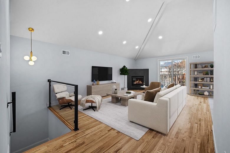 1321 East 69th Street