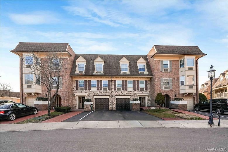 1324 Robin Lane #1195