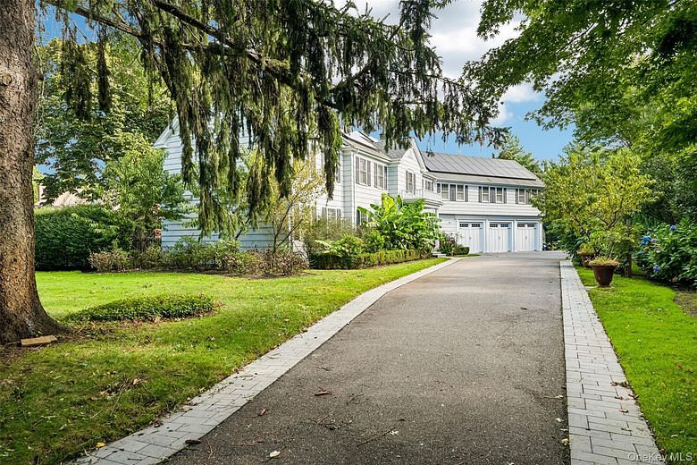 1325 Harbor Road