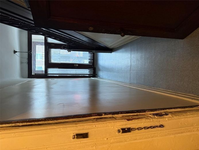 1327 Plimpton Avenue